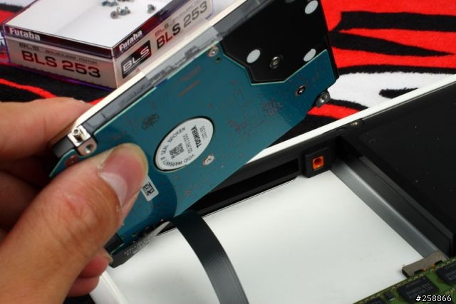 MacBook大拆解!光碟機、鍵盤自己換!