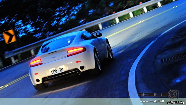 淬鍊而生的英倫跑車風範 Aston Martin V8 Vantage 4.7 Coupe