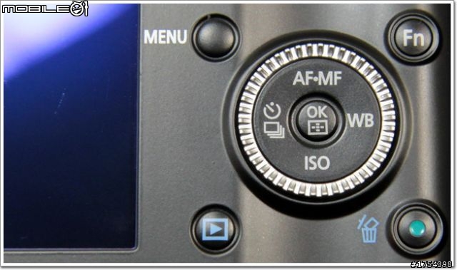 輕便的街頭捕手-SAMSUNG NX100