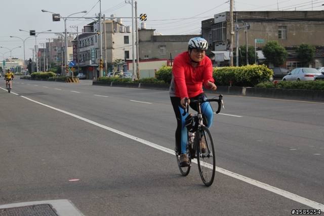 西濱200、400K照片分享(922張)。新竹市南寮-香山段,南下76k處(台電港南變電所前)。