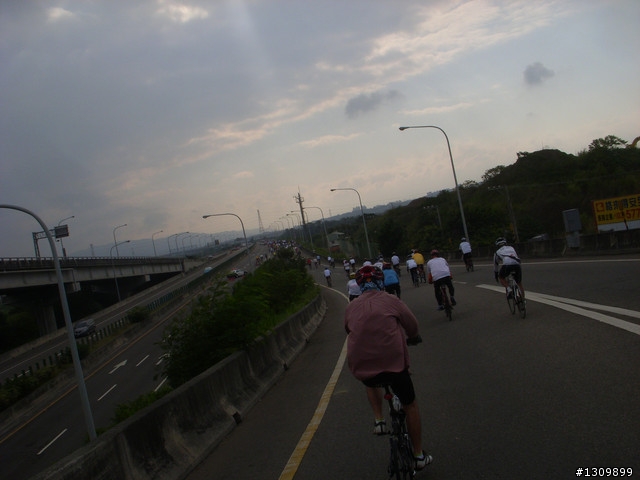 挑戰台68號快速道路,新竹縣99年單車成人禮『鐵馬雙輪舞、志學青春築』