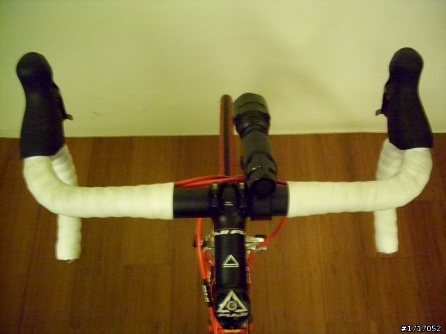 分享 小弟人生中第一部入門款 碳纖維公路車!~~
