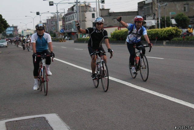 西濱200、400K照片分享(922張)。新竹市南寮-香山段,南下76k處(台電港南變電所前)。