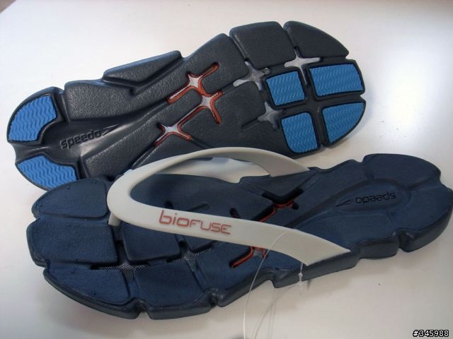 【開箱分享】抓住夏天的尾巴 Speedo BioFUSE智能塑料功能拖鞋