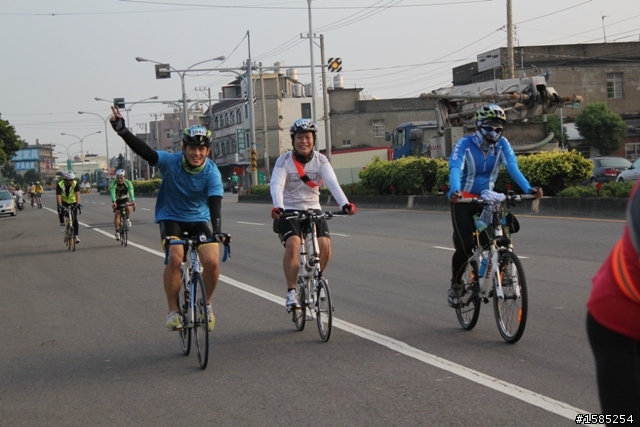 西濱200、400K照片分享(922張)。新竹市南寮-香山段,南下76k處(台電港南變電所前)。