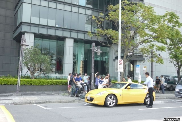 是楊謹華!! 還有370Z!!!