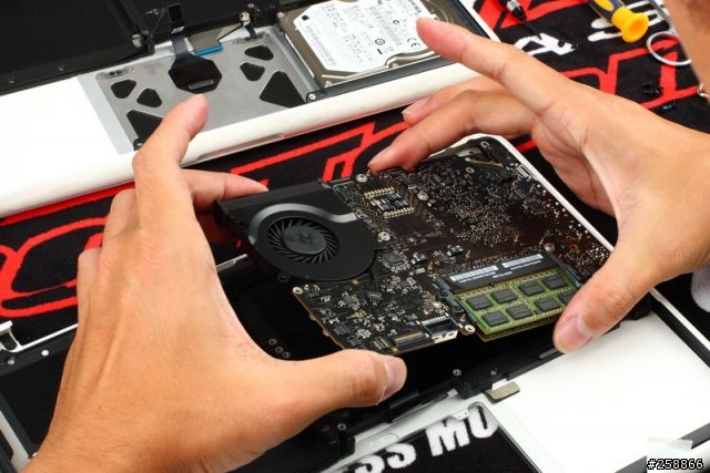 MacBook大拆解!光碟機、鍵盤自己換!