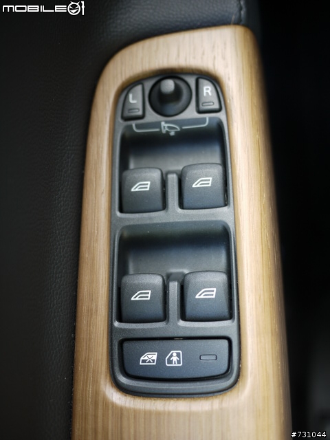 終於 女王與新愛人的第一次親密接觸 太猴急之被念翻 MY 2011 NEW VOLVO S40