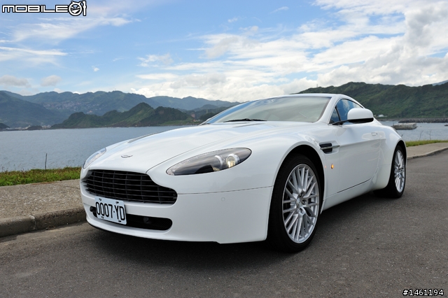 淬鍊而生的英倫跑車風範 Aston Martin V8 Vantage 4.7 Coupe