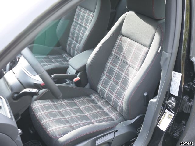 開箱:2011 VW Golf GTI (black) (增加訓車問題)