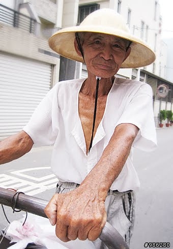 台南歸仁賣青草茶的阿伯...(有圖文囉~)