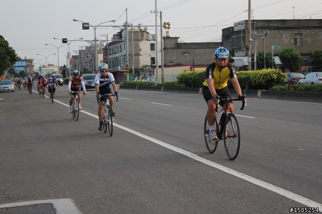 西濱200、400K照片分享(922張)。新竹市南寮-香山段,南下76k處(台電港南變電所前)。