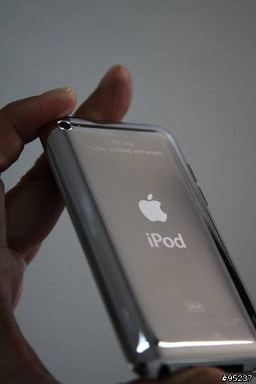 我也拿到了 ipod touch4
