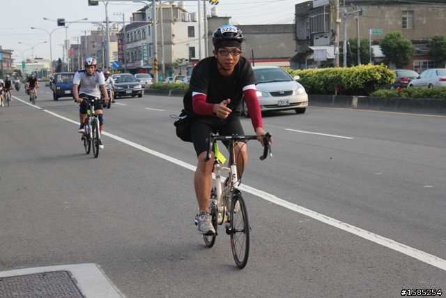 西濱200、400K照片分享(922張)。新竹市南寮-香山段,南下76k處(台電港南變電所前)。