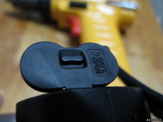 Canon EOS 300 鋰電池改裝