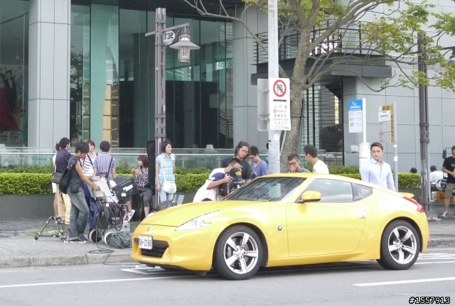 是楊謹華!! 還有370Z!!!