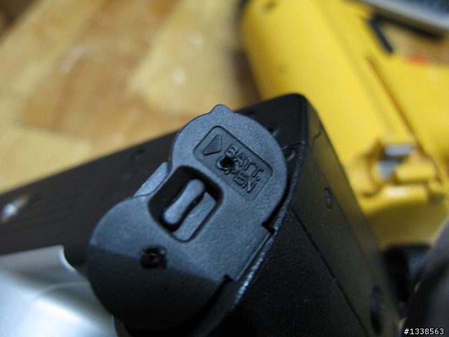 Canon EOS 300 鋰電池改裝