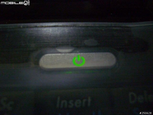 分享超值便宜又大碗的K40筆電透明亮眼包膜~~~
