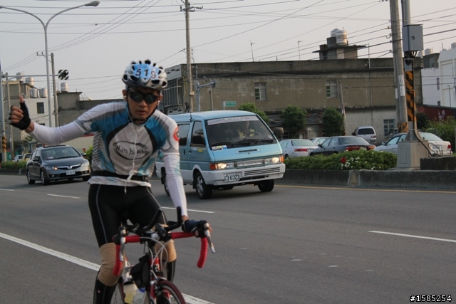 西濱200、400K照片分享(922張)。新竹市南寮-香山段,南下76k處(台電港南變電所前)。