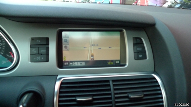 小巴開回家了(2011 Q7 3.0TDI簡易開箱)