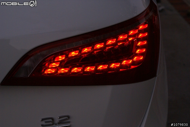 【2011 Audi Q5 3.2q】 開箱