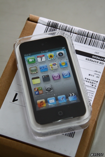 我也拿到了 ipod touch4