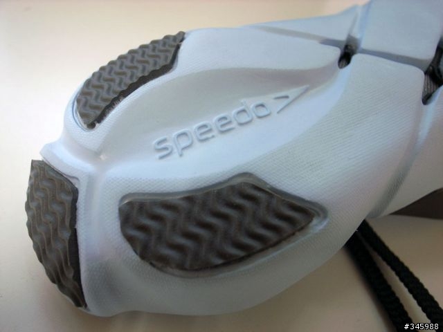 【開箱分享】抓住夏天的尾巴 Speedo BioFUSE智能塑料功能拖鞋