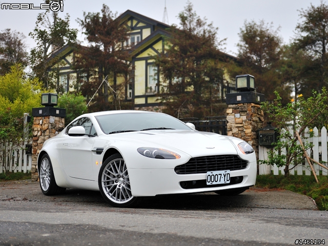 淬鍊而生的英倫跑車風範 Aston Martin V8 Vantage 4.7 Coupe