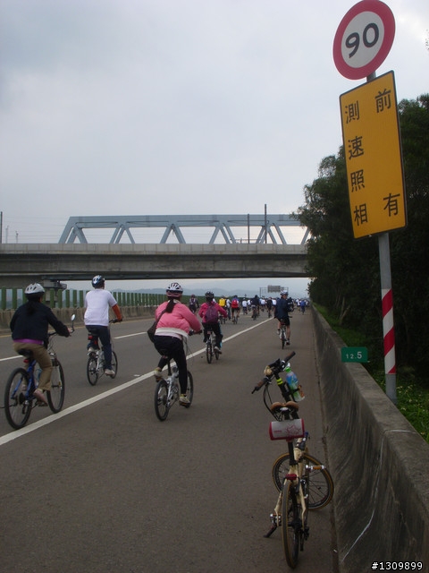 挑戰台68號快速道路,新竹縣99年單車成人禮『鐵馬雙輪舞、志學青春築』
