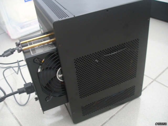 聯力 PC-Q07/散熱、防塵改裝。(可裝 7~9.2cm 風扇。)