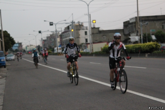 西濱200、400K照片分享(922張)。新竹市南寮-香山段,南下76k處(台電港南變電所前)。
