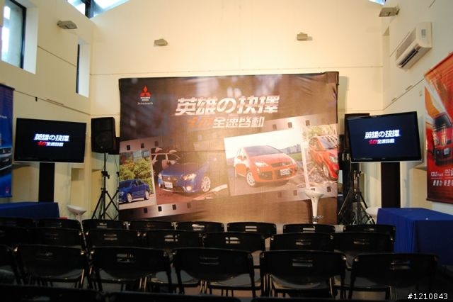 文章更新:新增薛大贈送徽章【英雄の抉擇‧iO女神】王思平&周曉涵魅力無法擋!見面會(圖多)