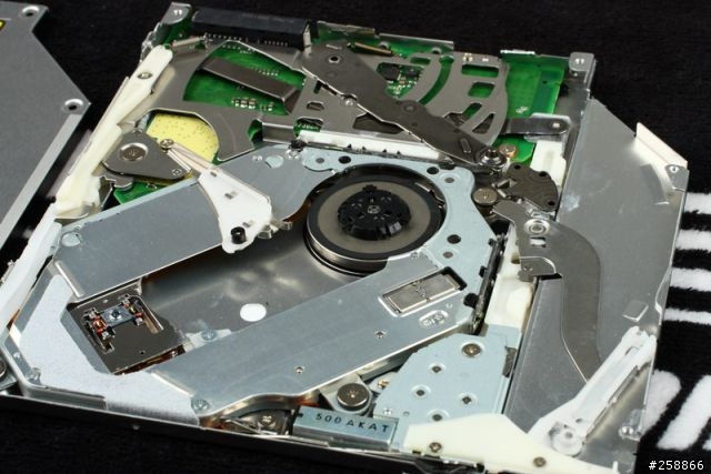 MacBook大拆解!光碟機、鍵盤自己換!