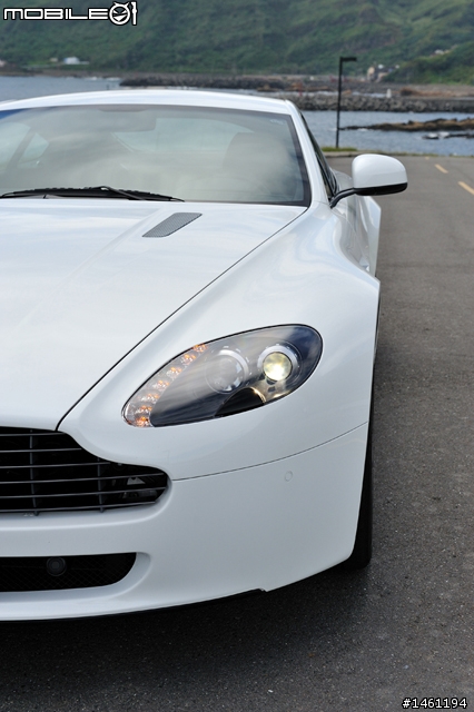 淬鍊而生的英倫跑車風範 Aston Martin V8 Vantage 4.7 Coupe