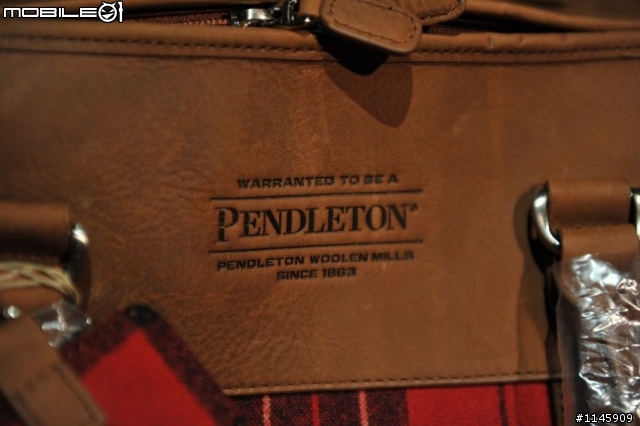 在一片MSPC跟Head Porter的浪潮中, 我默默的選擇了百年老牌Pendleton