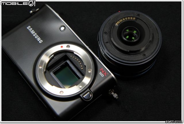 輕便的街頭捕手-SAMSUNG NX100