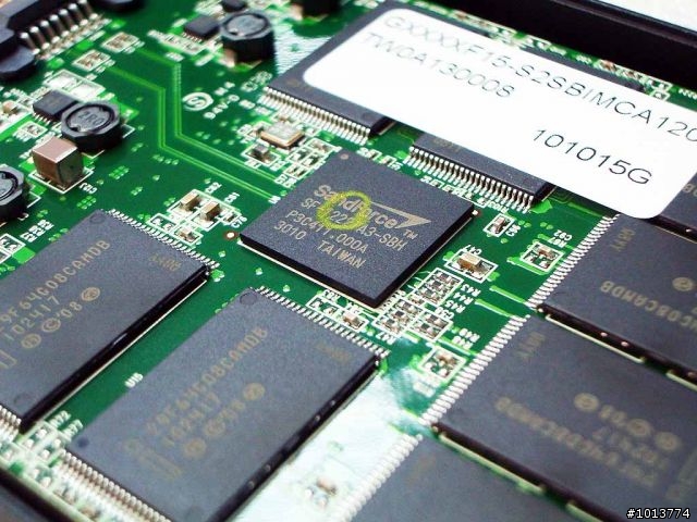 SANDFORCE 1222晶片組 搭配AMD 系統與 RAID 0 速度測試