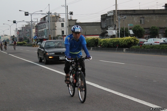 西濱200、400K照片分享(922張)。新竹市南寮-香山段,南下76k處(台電港南變電所前)。