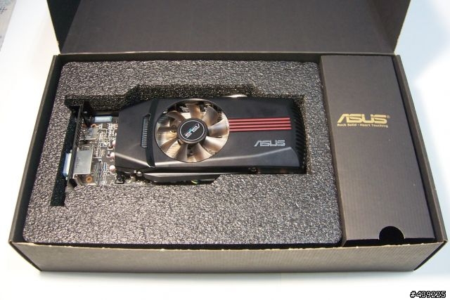 單6pin顯卡效能新指標!3DMark06破兩萬分的ASUS EAH6850 DirectCU開箱小測