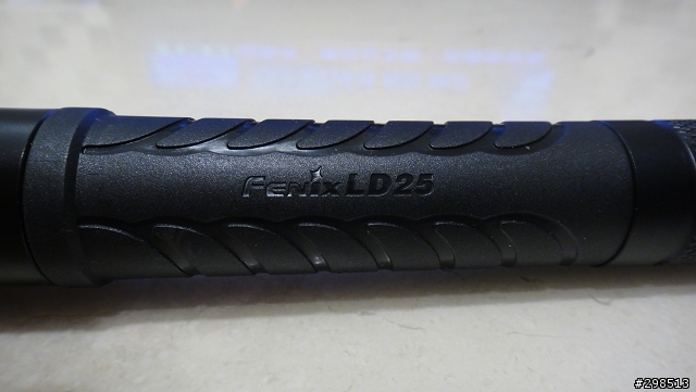 新增測試圖片 Fenix LD25 LED手電筒