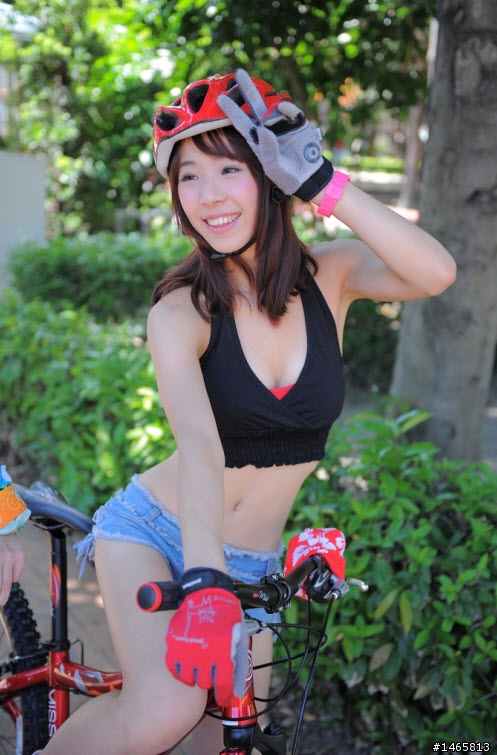 【女王要換車】part2---(賞圖吧)已更新,但希望大家看一下內文--旋馬看一下