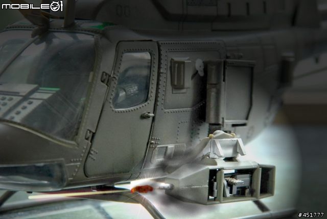 1/18 黑鷹直昇機+ OH-58D KIOWA (圖多,小心)