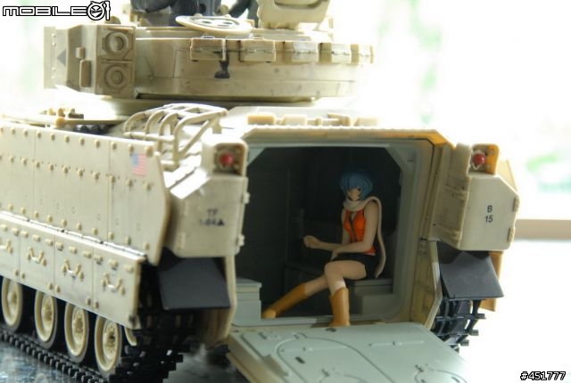 1/18 黑鷹直昇機+ OH-58D KIOWA (圖多,小心)