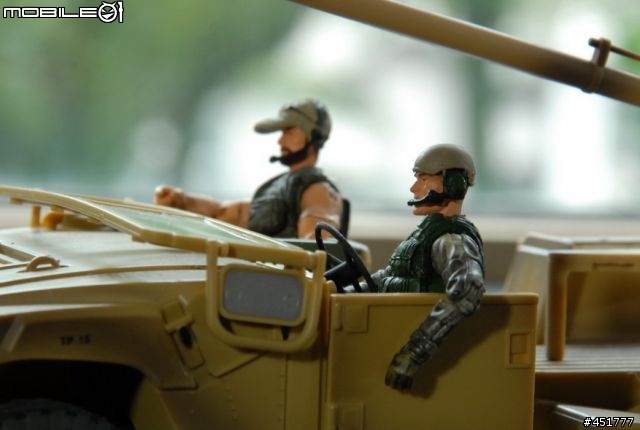 1/18 黑鷹直昇機+ OH-58D KIOWA (圖多,小心)