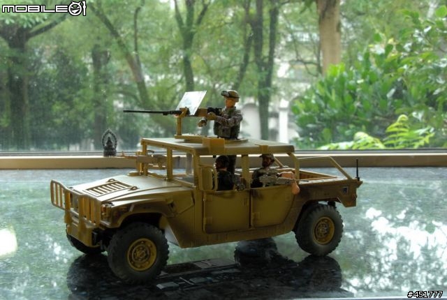 1/18 黑鷹直昇機+ OH-58D KIOWA (圖多,小心)