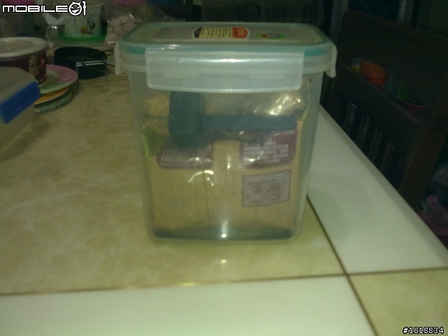 咖啡裏有蟑螂...(有一半的蟑螂,慎入)