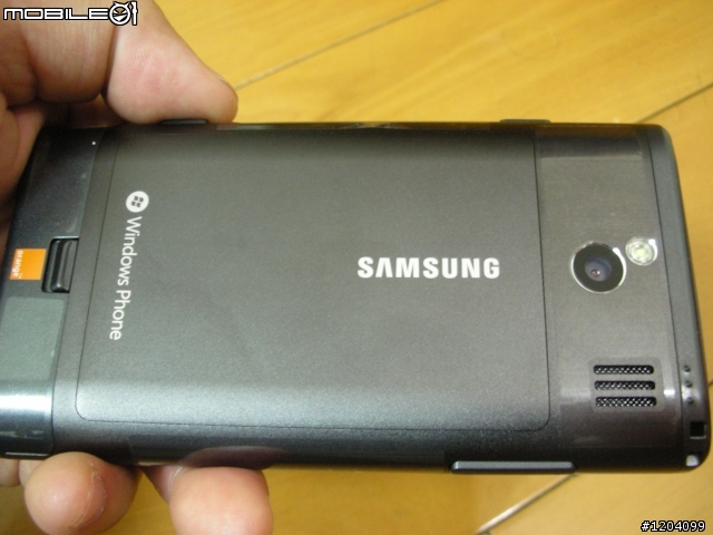 目前市面最強的WP7 SAMSUNG OMNIA 7 開箱文................