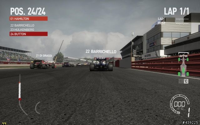 賽道、視角、天氣…皆可自訂!一起來玩功能超多的「F1 2010」Benchmark吧