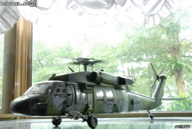 1/18 黑鷹直昇機+ OH-58D KIOWA (圖多,小心)