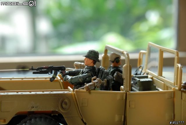 1/18 黑鷹直昇機+ OH-58D KIOWA (圖多,小心)
